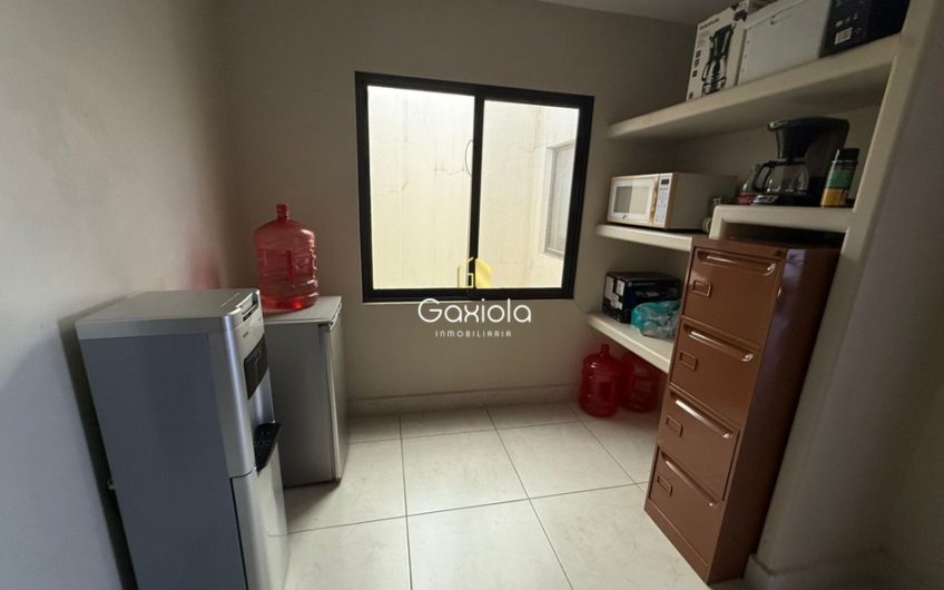 Se RENTAN oficinas en segunda planta sector Guadalupe