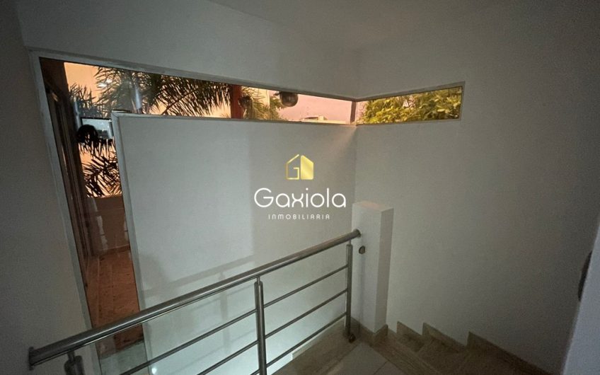 Se RENTA casa en ubicada en privada sector Guadalupe