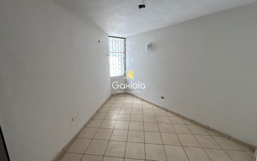 Se VENDE casa de dos pisos, ubicada en Fracc. Cañadas