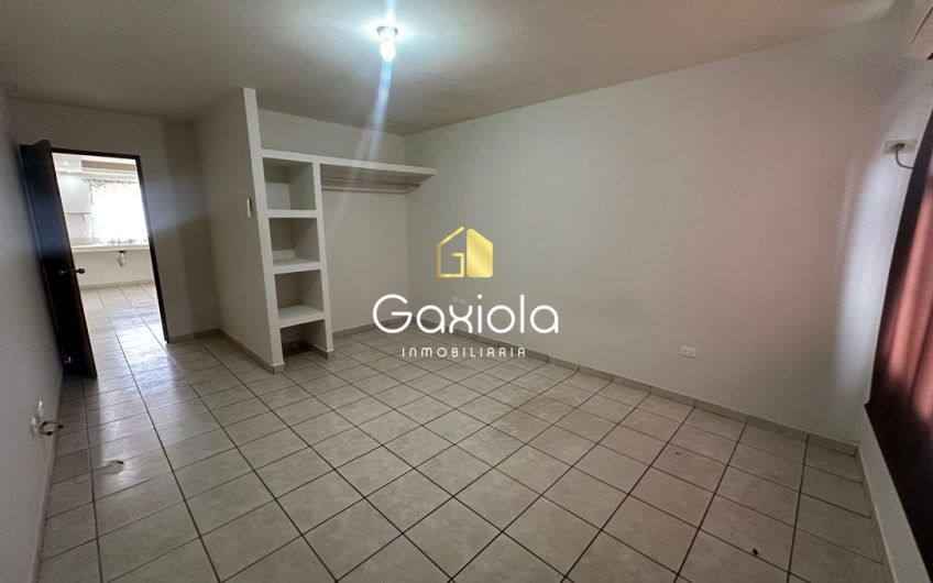 Se RENTA departamento en planta alta, ubicado en Col. Centro