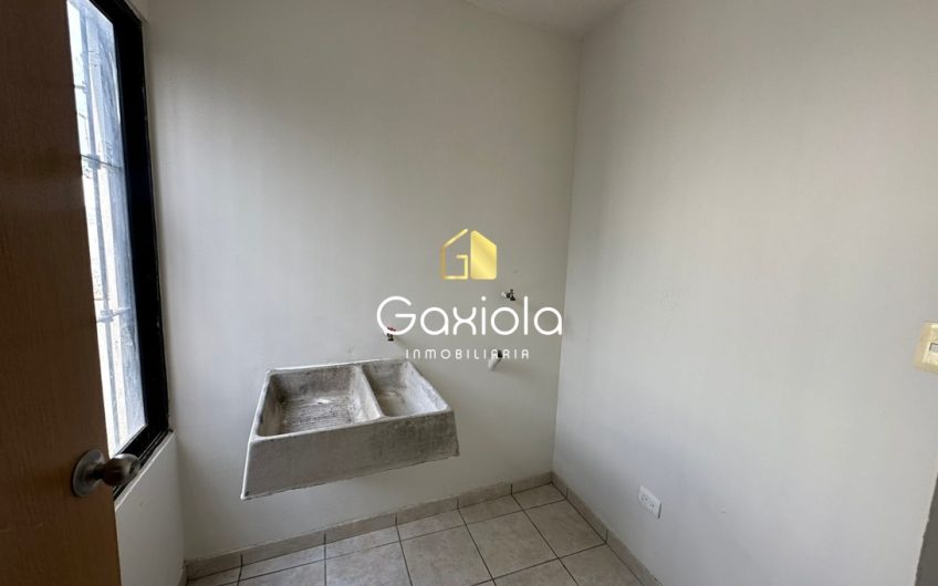 Se RENTA departamento en planta alta, ubicado en Col. Centro