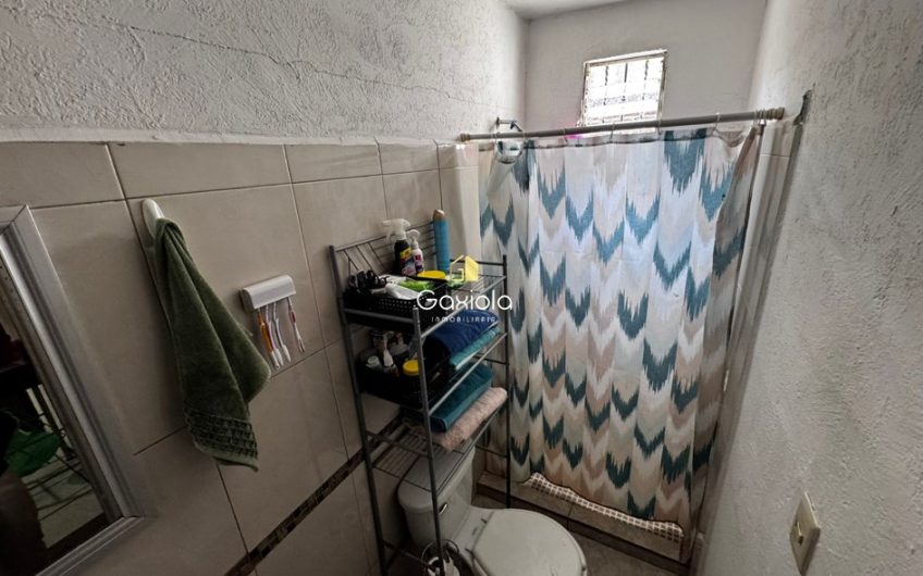 Se VENDE casa de un piso en esquina, Col. Providencia