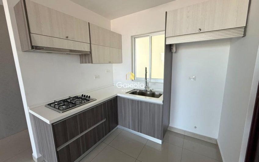 Se RENTA departamento ubicado en Altezza con alberca y roof top con vista a la ciudad