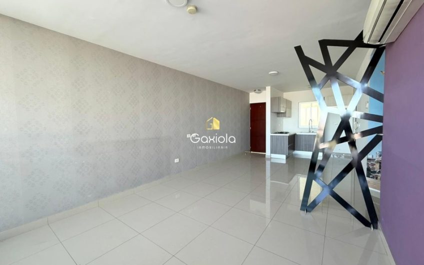 Se RENTA departamento ubicado en Altezza con alberca y roof top con vista a la ciudad