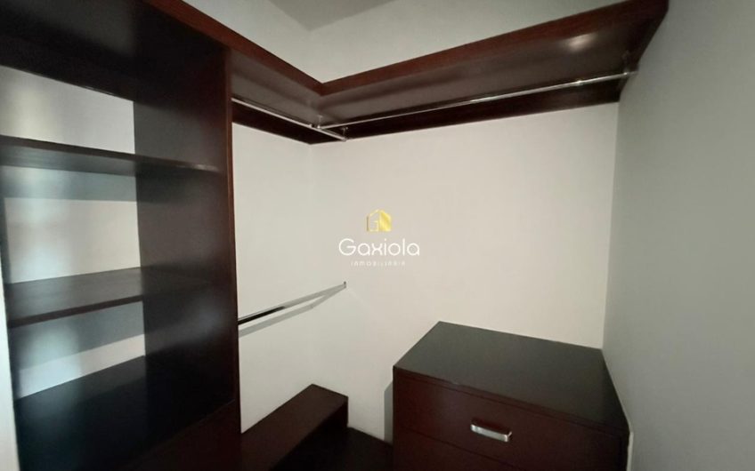 Se RENTA departamento ubicado en Altezza con alberca y roof top con vista a la ciudad